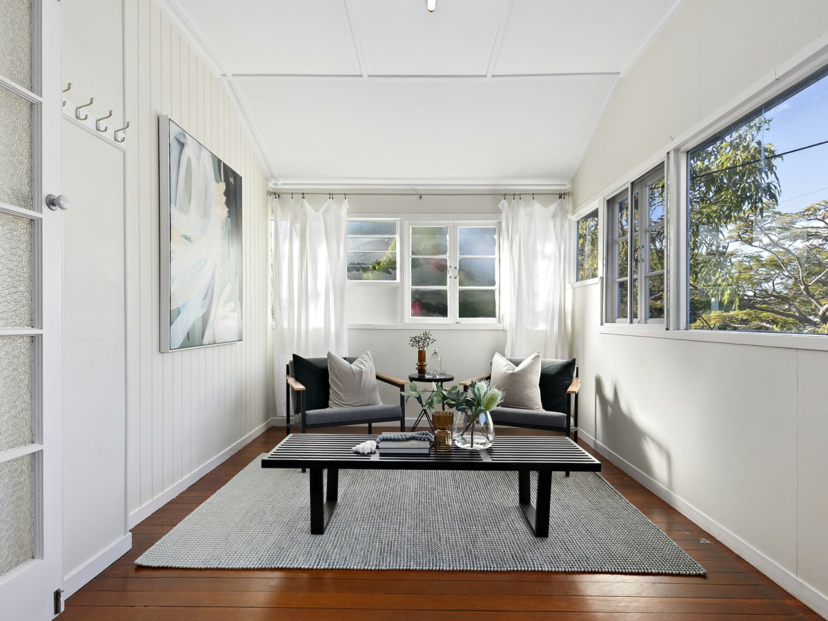 42 Wingarra Street, YEERONGPILLY