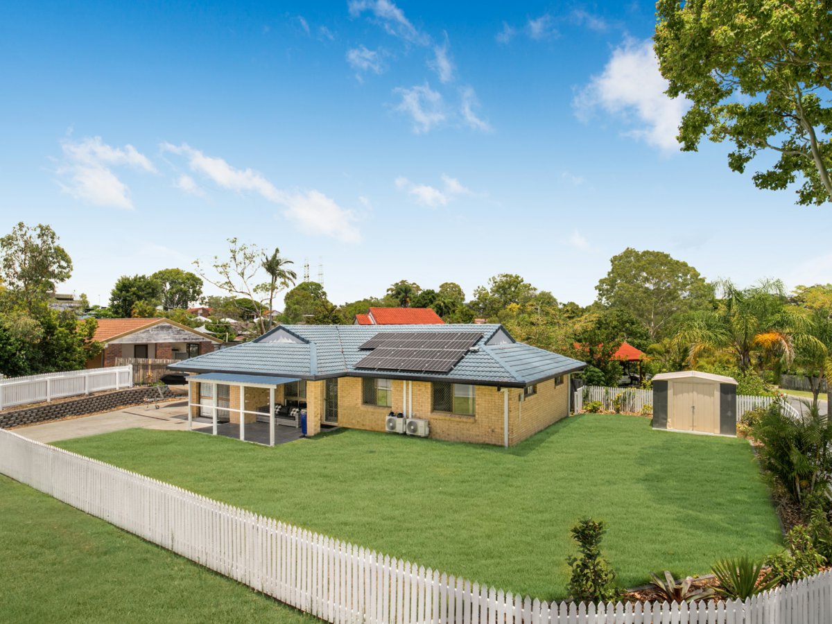 1 Mulla Cl, RIVERHILLS