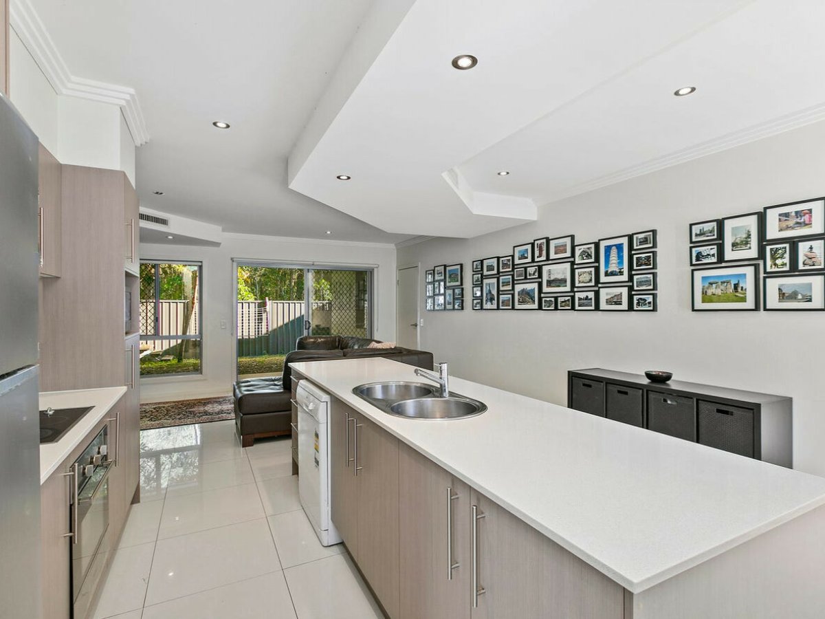 12/276 Pine Mountain Road, CARINA HEIGHTS